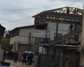   بالصور: جرافات البلدية تهدم اجزاء من بيت عائلة الزبارقة "العزامي" في اللد